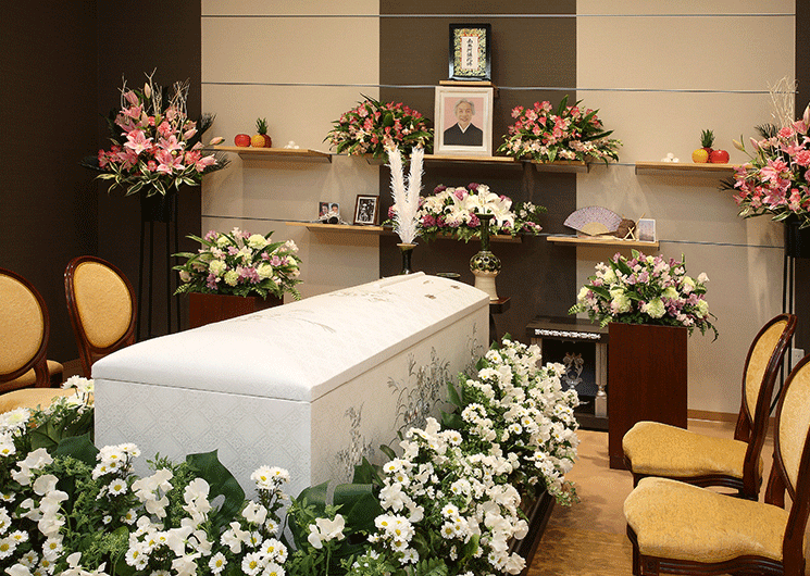 碧南市の1日1組の家族葬専門会館　低価格でも家族の想いを大切にした世界に一つだけのご葬儀をお手伝いいたします。