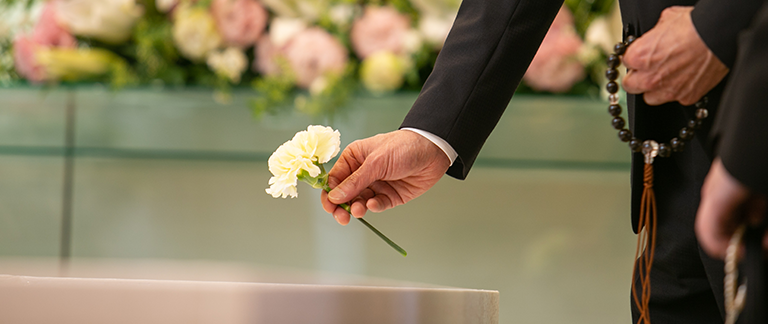 碧南市の1日1組の家族葬専門会館　低価格でも家族の想いを大切にした世界に一つだけのご葬儀をお手伝い致します。