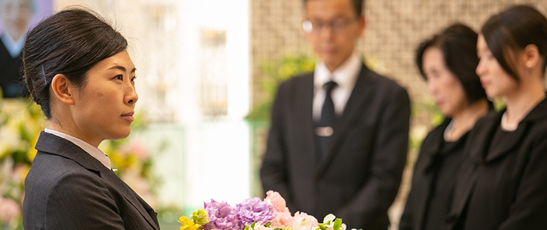 豊川市の1日1組の家族葬専門会館　低価格でも家族の想いを大切にした世界に一つだけのご葬儀をお手伝い致します。